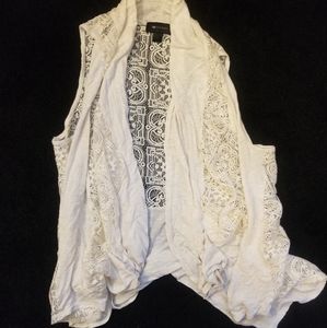 Sleeveless lacy cardigan